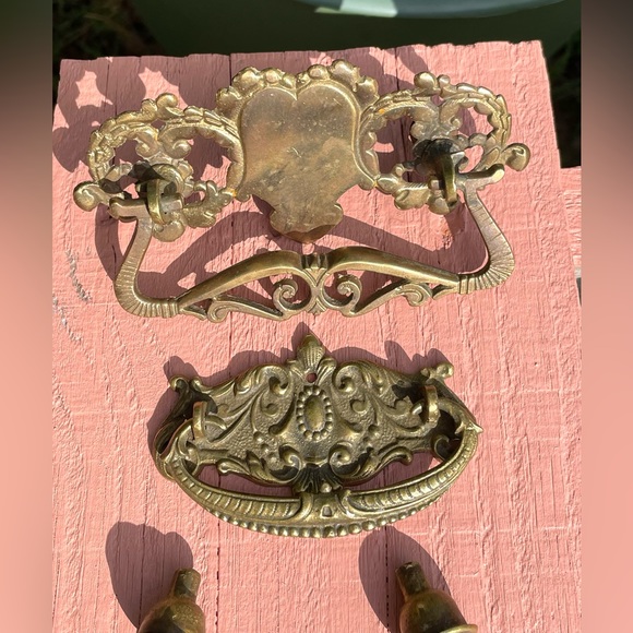 Set Of 6 Vintage Cast Iron Drawer Pulls. Variety Set. - Picture 14 of 15